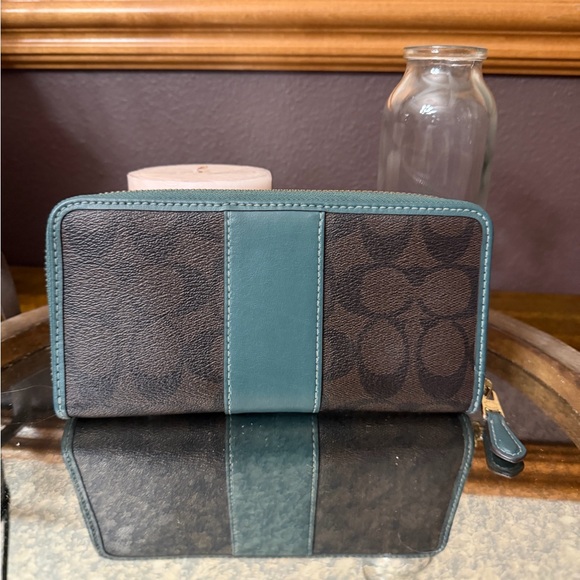 Coach Signature Accordion Zip Wallet – Brown & Teal - Picture 7 of 13